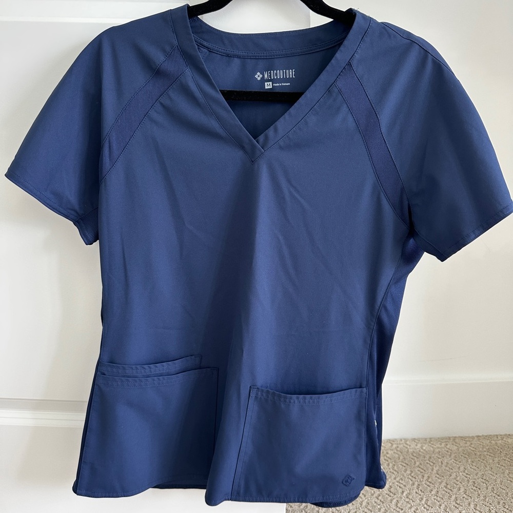 Med Couture Women's Navy Blue Scub Set. Medium top and petite medium pants